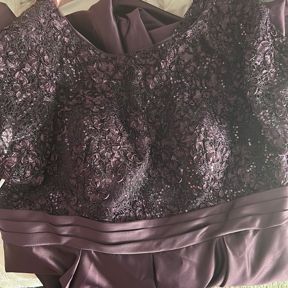 Oleg Cassini knee length dress. Purple size 20W only worn once.